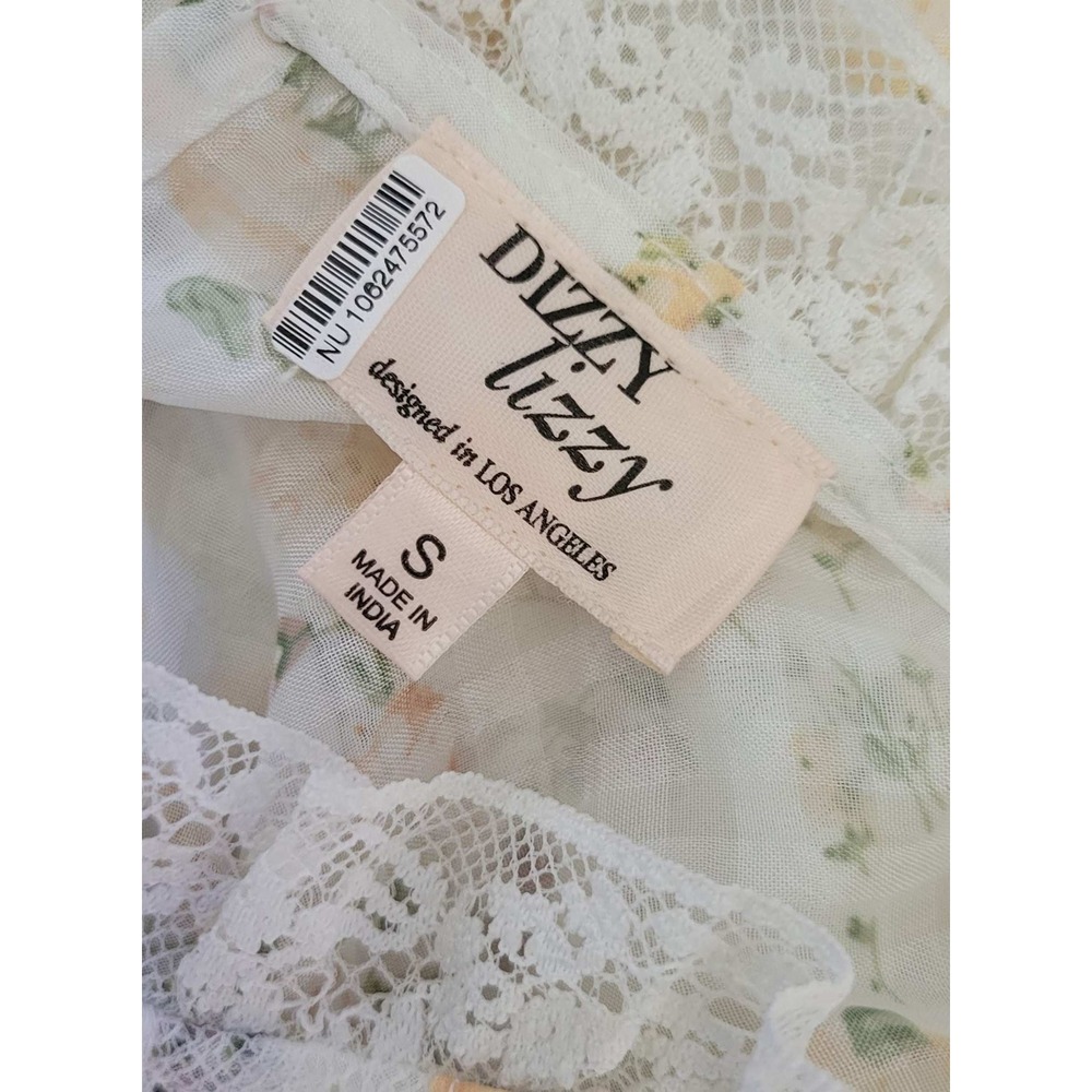DIZZY LIZZY Floral Lace Peasant Blouse - Picture 5 of 10